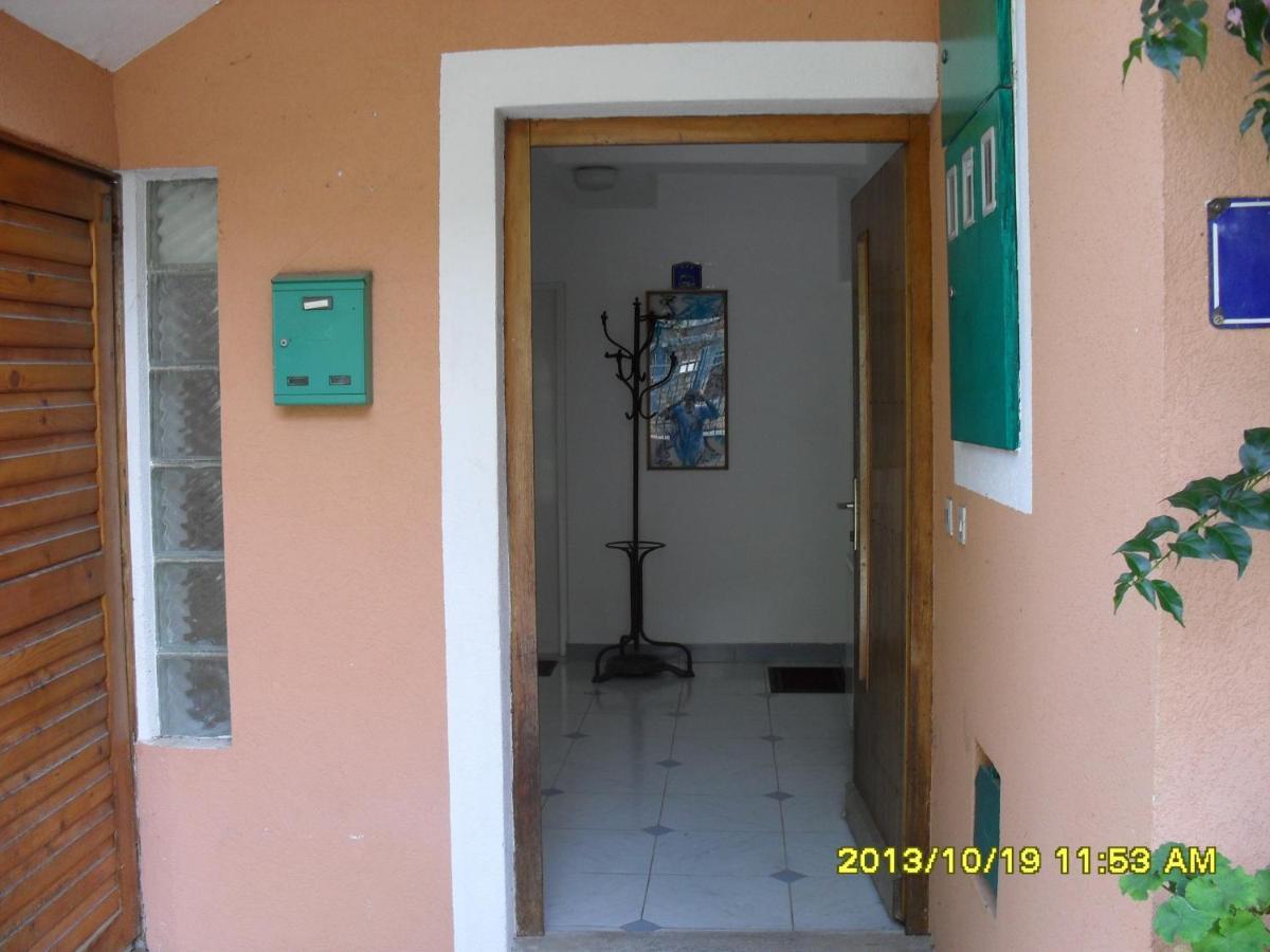Apartment Three Star *