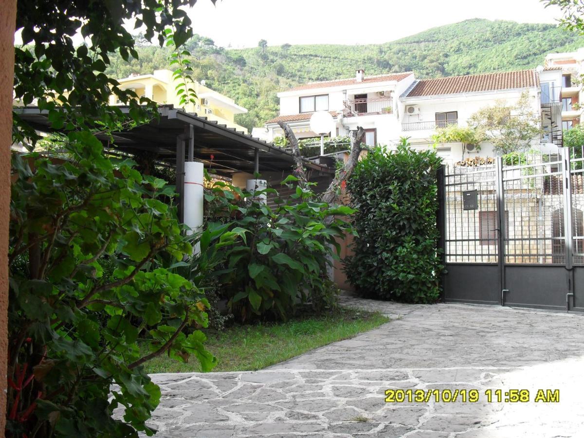Three Star Apartament *