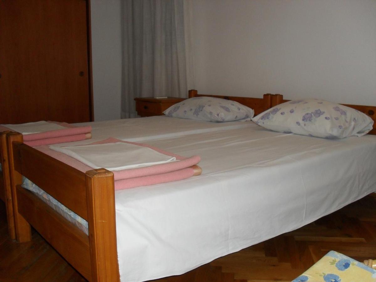 Apartment Three Star *